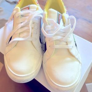 Kurt Geiger Kids Sneakers Size US 5 Used Worn Twice comes with box